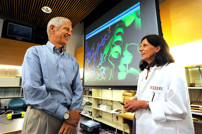 Thomas Kunkel, Ph.D., and Katarzyna Bebenek, Ph.D., discuss findings from data produced in the lab.